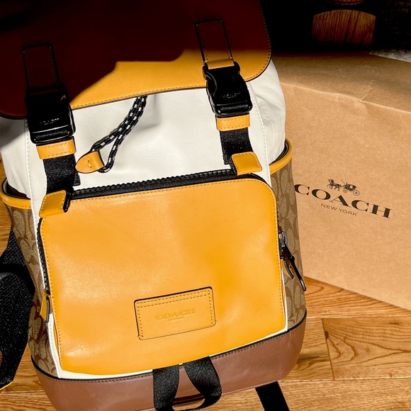 COACH LEATHER BACK PACK - Picture 1 of 9